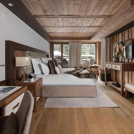 Hotel Barrière Les Neiges 5*